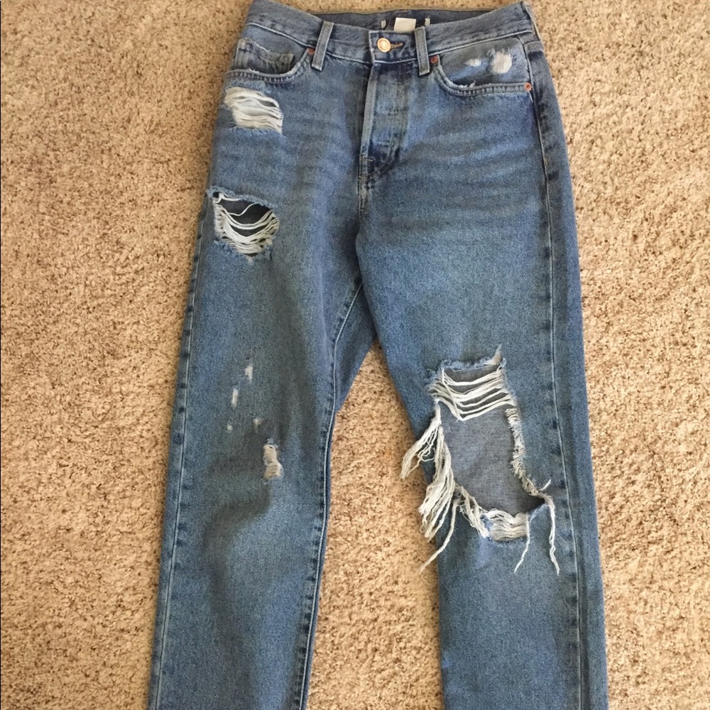 Distressed Mom Jeans from Forever 21 sz 24 waist